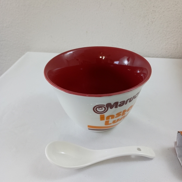 Maruchan Ceramic Ramen Noodle Soup Mug With Spoon Set NIB White Burgundy Rare - Picture 4 of 8